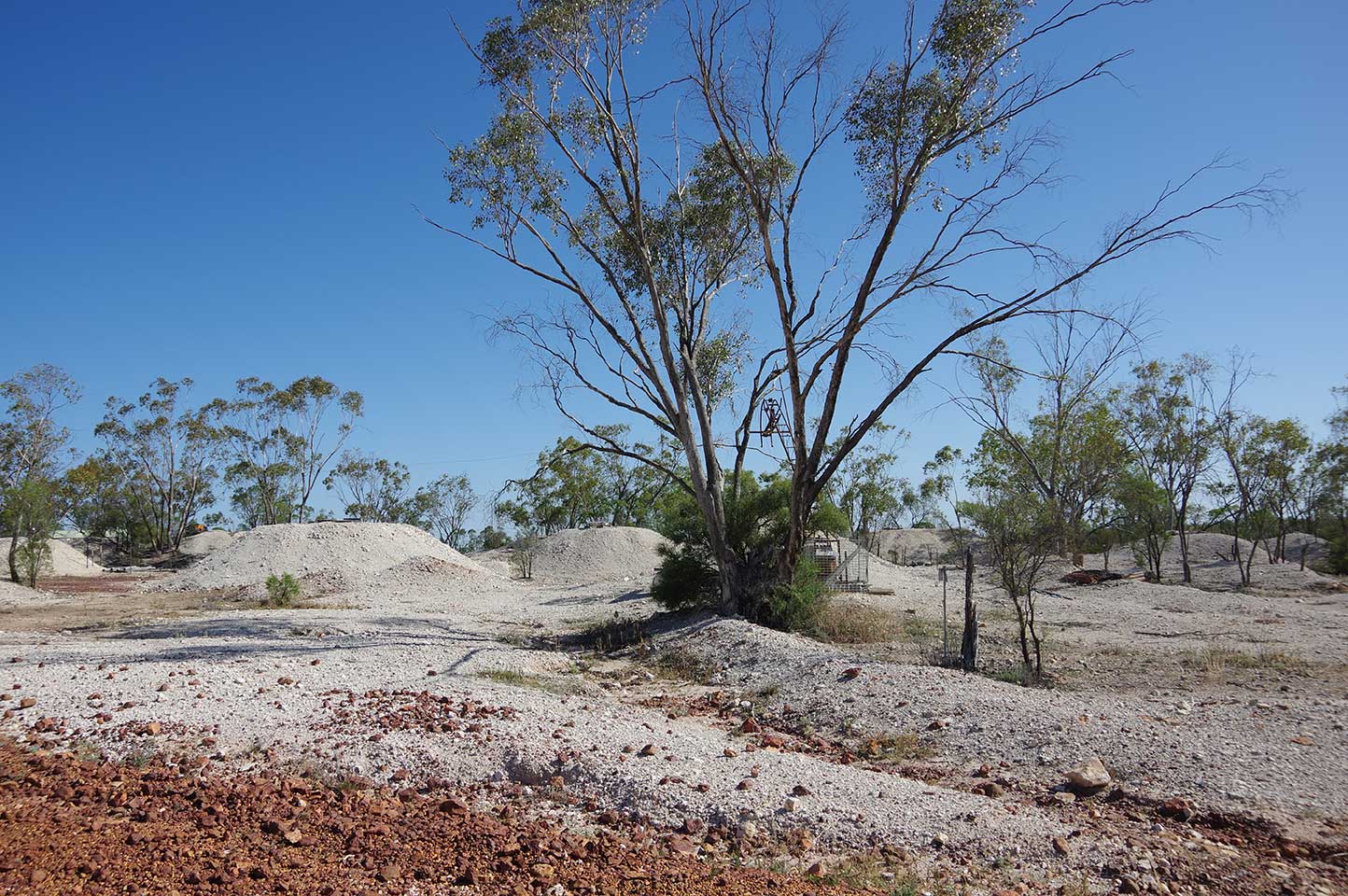 opal mining near Lightning Ridge