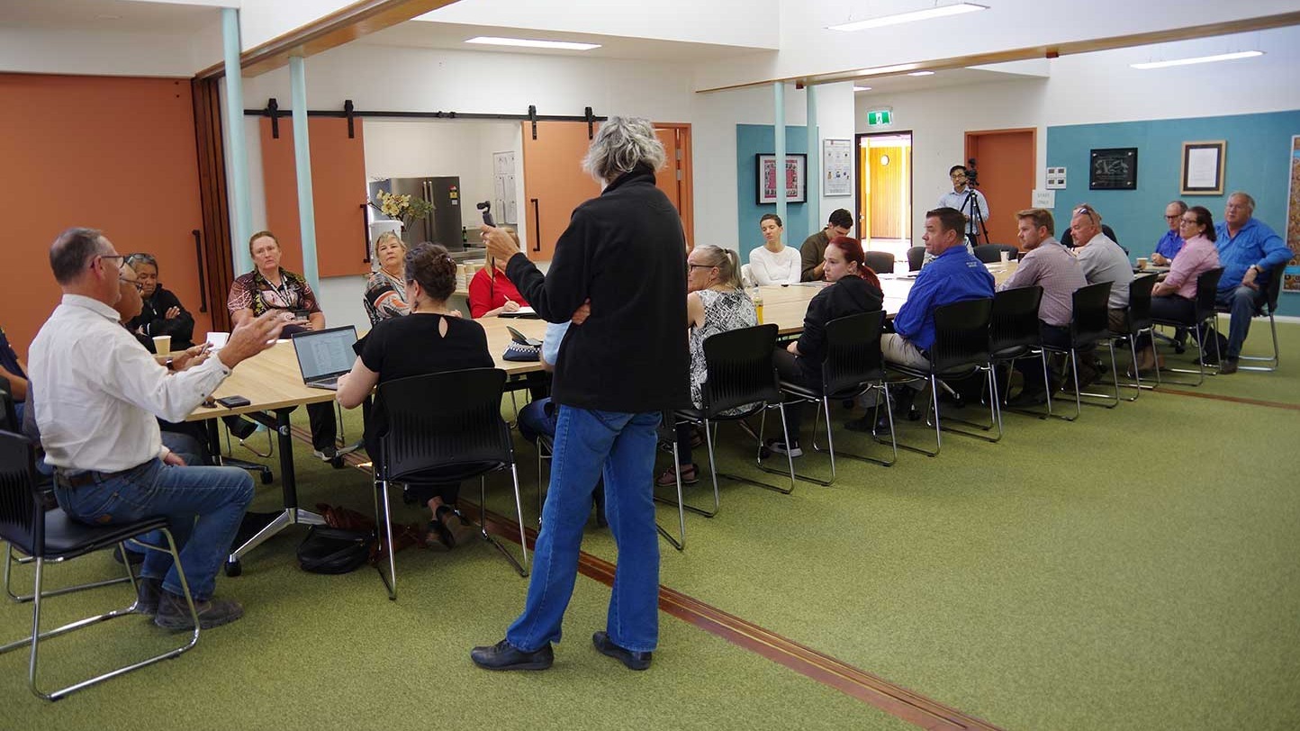 NSW Water Minister's visit to Walgett - an outcome of the Food & Water for Life Program